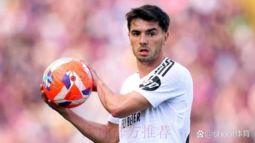 马卡:阿隆索明确告知迪亚斯 他仍不会获得首发 马卡:阿隆索明确告知迪亚斯 他仍不会获得首发